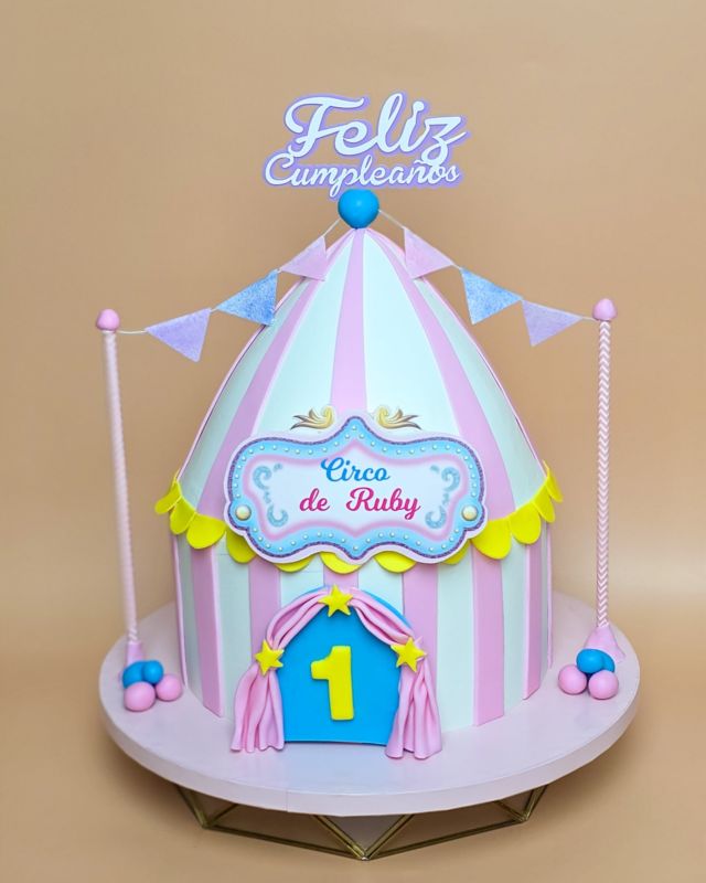La tarta para el primer cumpleaños de Ruby🩷🎪
Para pedir presupuesto, hacer un encargo y comprobar las fechas libres por favor escríbeme al WhatsApp 678044863

#postresalcaladehenares #postresdepolza #alcaládehenares #madrid #torrejondeardoz #corredorhenares #mesadulceadomicilio #mesadulcemadrid #mesadulcealcaladehenares #tartasdemousse #tartaspersonalizadas #tartasdecumpleaños #postresmadrid #macarons #macaronsmadrid #tartaunicornio #mousse #tartadezanahoria #smashcake  #cupcakes #galletas #tartadenumeros #chocolate