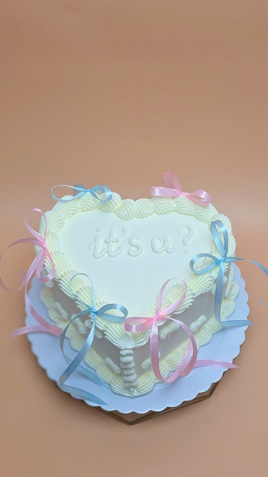 Las tartas más tiernas para los momentos más emocionantes… ¡Es niño o niña?
Para pedir presupuesto, hacer un encargo y comprobar las fechas libres por favor escríbeme al WhatsApp 678044863

#postresalcaladehenares #postresdepolza #alcaládehenares #madrid #torrejondeardoz #corredorhenares #mesadulceadomicilio #mesadulcemadrid #mesadulcealcaladehenares #tartasdemousse #tartaspersonalizadas #tartasdecumpleaños #postresmadrid #macarons #macaronsmadrid #tartaunicornio #mousse #tartadezanahoria #smashcake  #cupcakes #galletas #tartadenumeros #chocolate